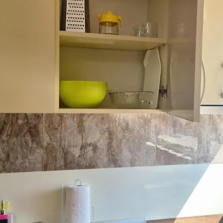 Apartment Green Room Warna